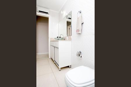 Banheiro de apartamento para alugar com 1 quarto, 40m² em Santana, Porto Alegre