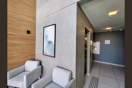 Hall elevador de apartamento para alugar com 2 quartos, 45m² em Serraria, São José