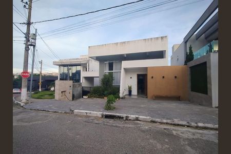 Casa à venda com 560m², 3 quartos e 2 vagasFoto 02