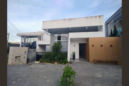 Casa à venda com 560m², 3 quartos e 2 vagasFoto 01