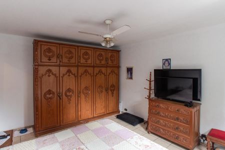 Casa à venda com 263m², 3 quartos e 6 vagas Casa à venda com 263m², 3 quartos e 6 vagasSuíte