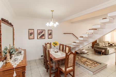 Casa à venda com 263m², 3 quartos e 6 vagas Casa à venda com 263m², 3 quartos e 6 vagasSala de Jantar