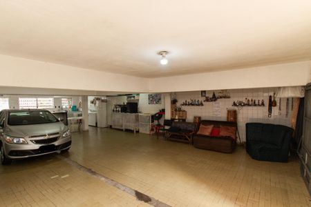 Casa à venda com 263m², 3 quartos e 6 vagas Casa à venda com 263m², 3 quartos e 6 vagasGaragem