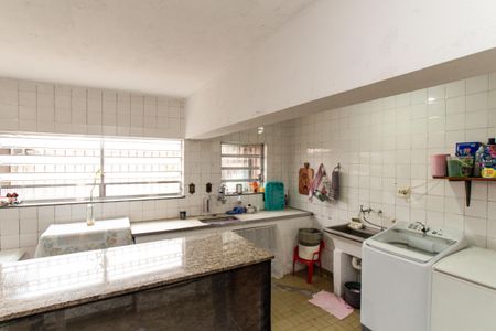 Casa à venda com 263m², 3 quartos e 6 vagas Casa à venda com 263m², 3 quartos e 6 vagasÁrea de Serviço e Quintal