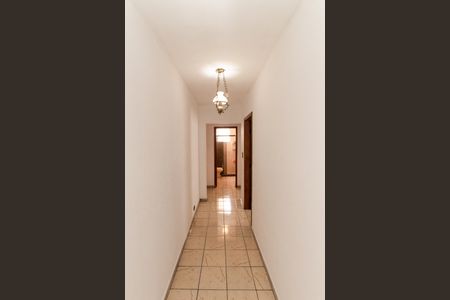 Casa à venda com 263m², 3 quartos e 6 vagas Casa à venda com 263m², 3 quartos e 6 vagasCorredor