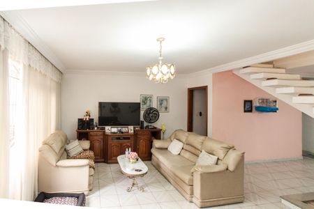 Casa à venda com 263m², 3 quartos e 6 vagas Casa à venda com 263m², 3 quartos e 6 vagasSala