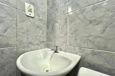 Casa para alugar com 45m², 1 quarto e sem vaga Casa para alugar com 45m², 1 quarto e sem vagaBanheiro