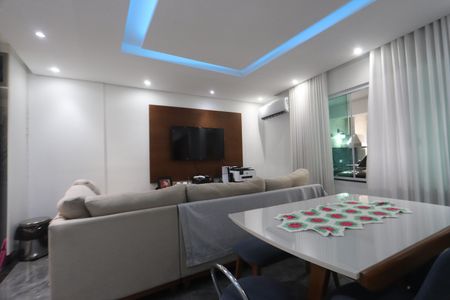 Sala de casa à venda com 2 quartos, 151m² em Parque São Lucas, São Paulo