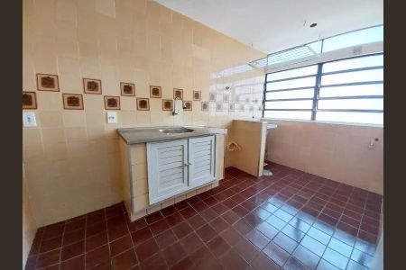 Cozinha  de apartamento para alugar com 1 quarto, 39m² em Rio Branco, Porto Alegre