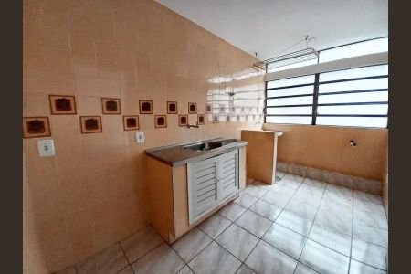 Cozinha  de apartamento para alugar com 1 quarto, 40m² em Rio Branco, Porto Alegre