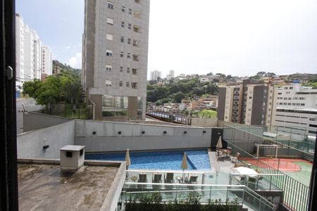 Apartamento para alugar com 74m², 2 quartos e 2 vagasVista