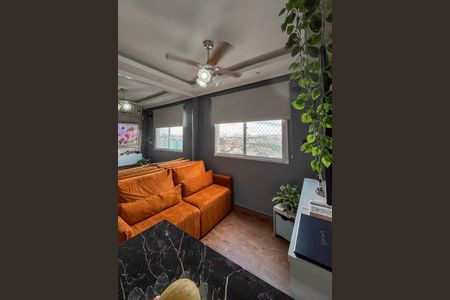 Sala de apartamento para alugar com 2 quartos, 34m² em Parque Fongaro, São Paulo