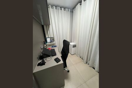 Foto 02 de casa à venda com 3 quartos, 180m² em Cabral, Contagem