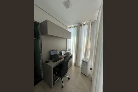 Foto 03 de casa à venda com 3 quartos, 180m² em Cabral, Contagem