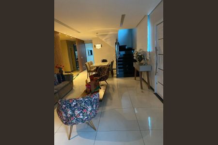 Foto 06 de casa à venda com 3 quartos, 180m² em Cabral, Contagem