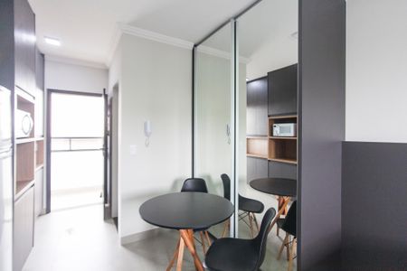 Sala/Quarto de kitnet/studio para alugar com 1 quarto, 25m² em Santa Mônica, Uberlândia