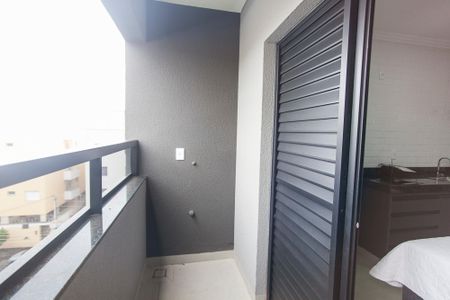 Varanda de kitnet/studio para alugar com 1 quarto, 25m² em Santa Mônica, Uberlândia