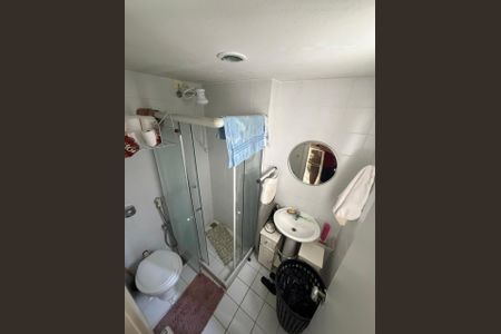 Apartamento à venda com 82m², 2 quartos e 1 vaga Apartamento à venda com 82m², 2 quartos e 1 vagaBanheiro