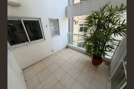 Apartamento à venda com 82m², 2 quartos e 1 vaga Apartamento à venda com 82m², 2 quartos e 1 vagaÁrea externa