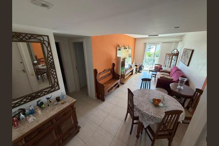 Apartamento à venda com 82m², 2 quartos e 1 vaga Apartamento à venda com 82m², 2 quartos e 1 vagaSala