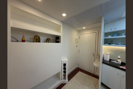 Sala de apartamento para alugar com 1 quarto, 58m² em Barra da Tijuca, Rio de Janeiro