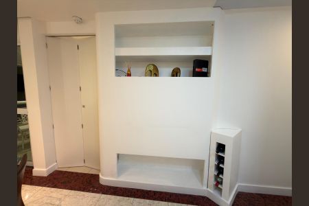 Sala de apartamento para alugar com 1 quarto, 58m² em Barra da Tijuca, Rio de Janeiro