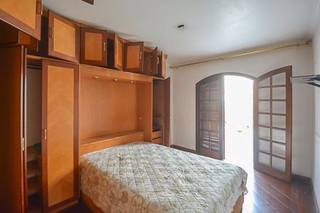 Casa à venda com 210m², 3 quartos e 2 vagas Casa à venda com 210m², 3 quartos e 2 vagasQuarto Suíte