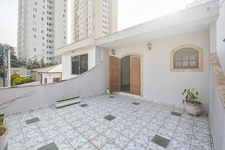 Casa à venda com 210m², 3 quartos e 2 vagas Casa à venda com 210m², 3 quartos e 2 vagasSacada do Quarto Suíte