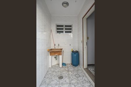 Casa à venda com 210m², 3 quartos e 2 vagas Casa à venda com 210m², 3 quartos e 2 vagasÁrea de Serviço