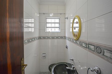 Casa à venda com 210m², 3 quartos e 2 vagas Casa à venda com 210m², 3 quartos e 2 vagasLavabo