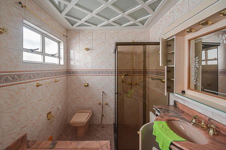 Casa à venda com 210m², 3 quartos e 2 vagas Casa à venda com 210m², 3 quartos e 2 vagasBanheiro