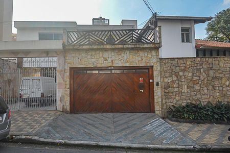 Casa à venda com 210m², 3 quartos e 2 vagas Casa à venda com 210m², 3 quartos e 2 vagasFachada