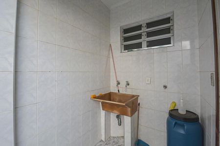 Casa à venda com 210m², 3 quartos e 2 vagas Casa à venda com 210m², 3 quartos e 2 vagasÁrea de Serviço