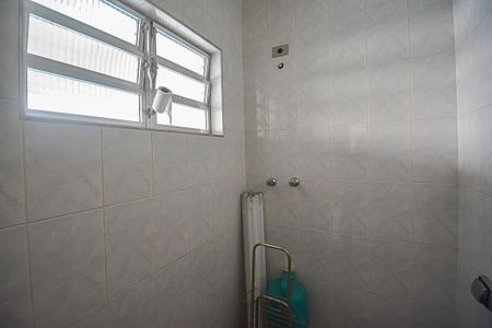 Casa à venda com 210m², 3 quartos e 2 vagas Casa à venda com 210m², 3 quartos e 2 vagasBanheiro de serviço