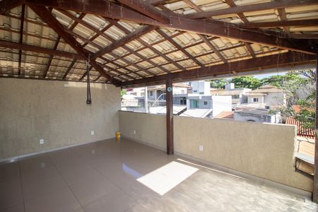 Casa à venda com 350m², 4 quartos e 4 vagasVaranda