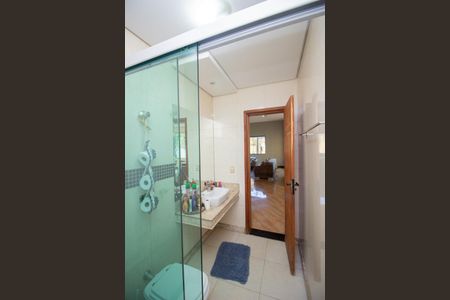 Casa à venda com 350m², 4 quartos e 4 vagasBanheiro Social 1