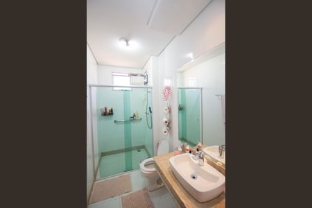 Casa à venda com 350m², 4 quartos e 4 vagasBanheiro Social