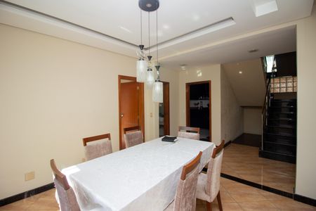 Casa à venda com 350m², 4 quartos e 4 vagasCopa