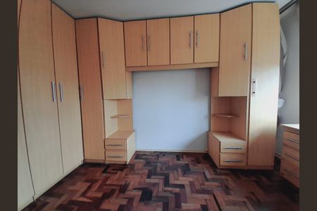 Quarto 1 de apartamento para alugar com 2 quartos, 60m² em São Sebastião, Porto Alegre