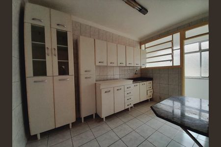 Cozinha  de apartamento para alugar com 2 quartos, 60m² em São Sebastião, Porto Alegre