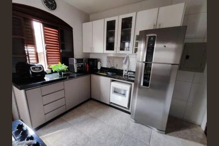 Foto 08 de casa à venda com 3 quartos, 190m² em Camargos, Belo Horizonte