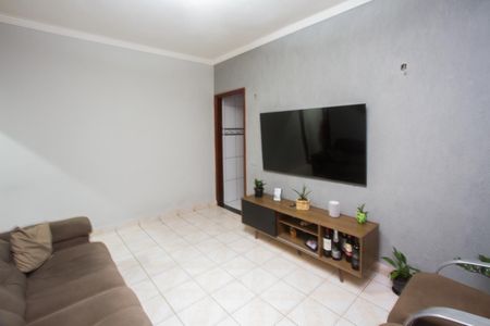 Casa para alugar com 80m², 2 quartos e 1 vaga