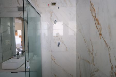 Casa à venda com 175m², 3 quartos e 3 vagasBanheiro