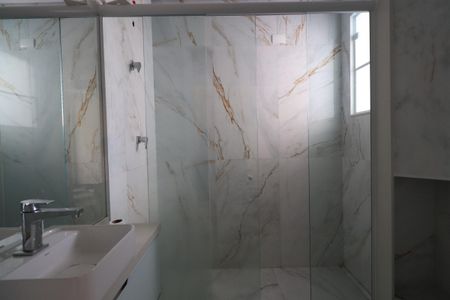 Casa à venda com 175m², 3 quartos e 3 vagasBanheiro