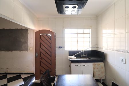 Casa à venda com 175m², 3 quartos e 3 vagasCozinha 2