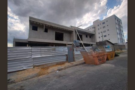 Foto 02 de casa à venda com 3 quartos, 310m² em Linda Vista, Contagem