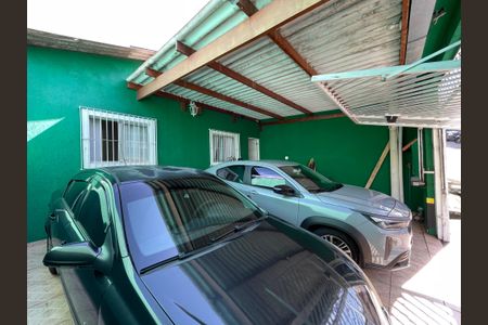 Casa à venda com 130m², 2 quartos e 3 vagas Casa à venda com 130m², 2 quartos e 3 vagasGaragem