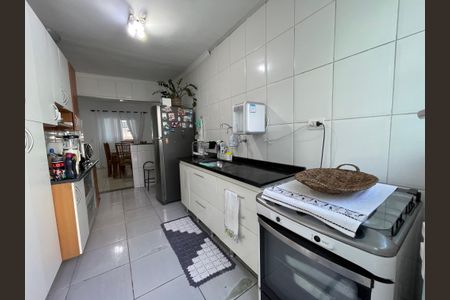 Casa à venda com 130m², 2 quartos e 3 vagas Casa à venda com 130m², 2 quartos e 3 vagasCozinha