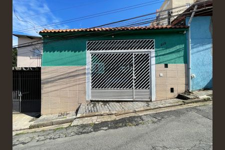 Casa à venda com 130m², 2 quartos e 3 vagas Casa à venda com 130m², 2 quartos e 3 vagasFachada