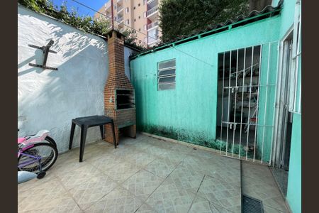 Casa à venda com 130m², 2 quartos e 3 vagas Casa à venda com 130m², 2 quartos e 3 vagasQuintal